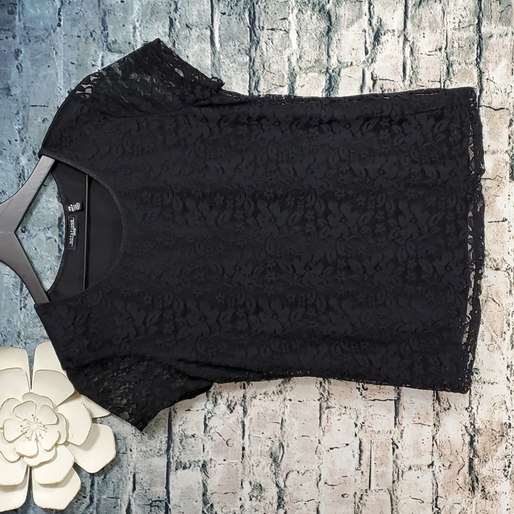 5/$30 🎀 Notations | Boho Ethereal Corporate Goth Black Lace Floral Shirt